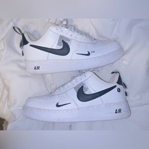 Nike Airforce “Overbranding”
